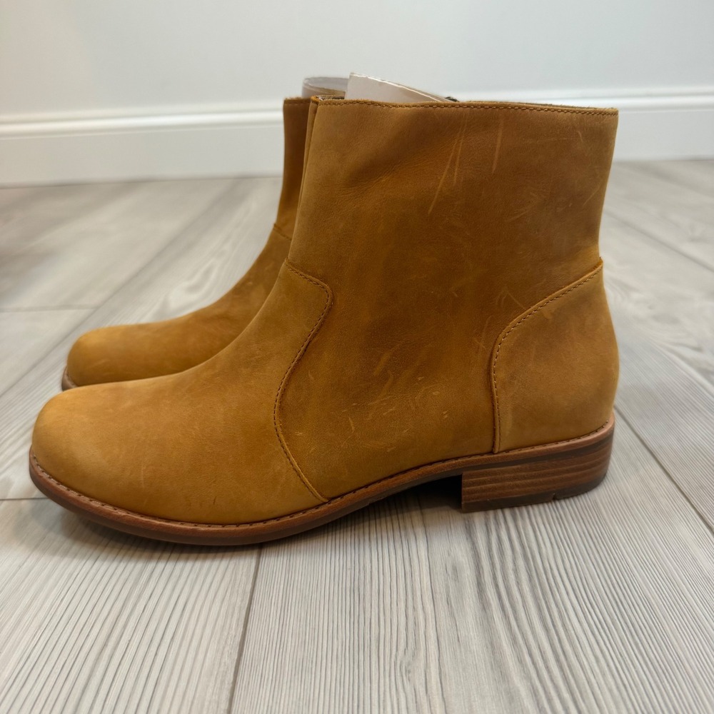 NEW OluKai Kaona II Saddle Leather Ankle Boots 9 Tan Brown Zip Bootie 20178